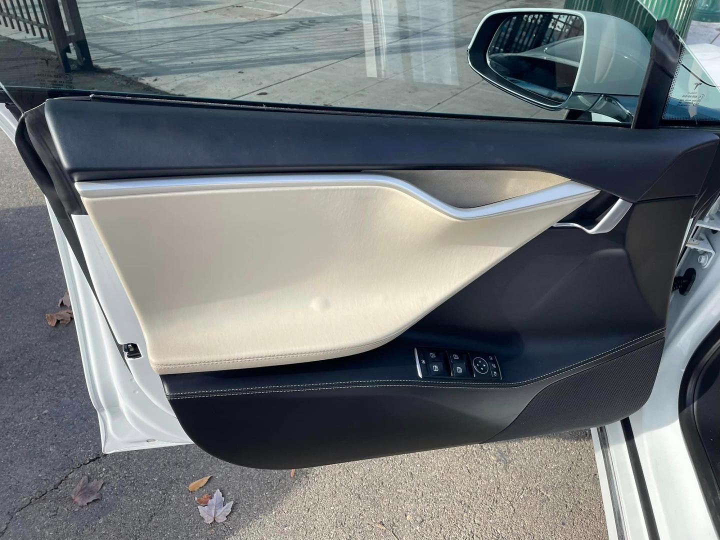 2018 WHITE /White Gold Tesla Model S (5YJSA1E23JF) , located at 744 E Miner Ave, Stockton, CA, 95202, (209) 944-5770, 37.956863, -121.282082 - PLUS TAXES AND FEES - Photo#3